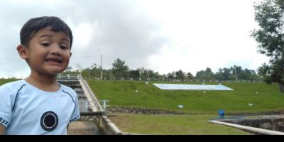Anak Main di Embung