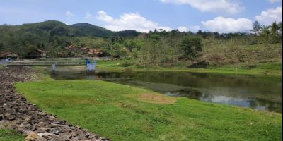 Melihat Gunung dari Embung DAS Kalong