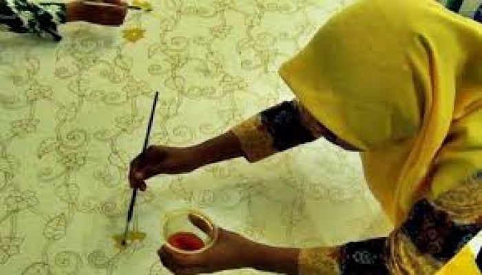 Batik Motif Singkong dari Kelompok Batik Hapsari Desa Penimbun, Kebumen mulai dilirik Pasar 01