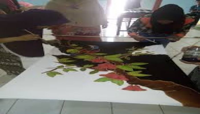 Warga Penimbun Kembangkan Batik Tulis 01