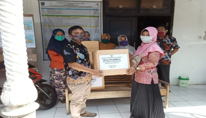 Gubernur Jawa Tengah, Ganjar Pranowo melalui Dispermades Kebumen Lakukan Pemberdayaan Perempuan untuk Mengurangi Dampak Ekonomi di Desa Penimbun 01