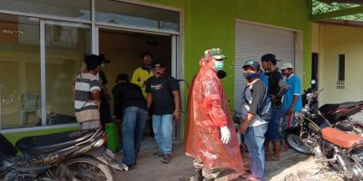 Lakukan Penyemprotan Disinfektan di Pemukiman dan Fasilitas Umum, Pemdes Libatkan Tim Puskesmas dan Babinkamtibmas