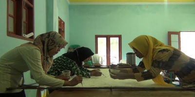 Batik Motif Singkong dari Kelompok Batik Hapsari Desa Penimbun, Kebumen mulai dilirik Pasar