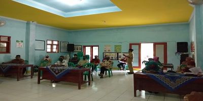 Ketua RT, RW, BPD bersama Pemdes Penimbun melakukan Verifikasi dan Validasi Data Kemiskinan Guna Penyaluran BLT Dana Desa Tepat Sasaran